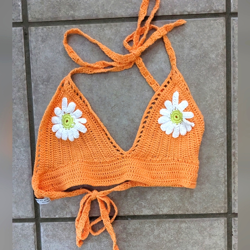 🔴 CLEARANCE   Bershka Crochet Knit Daisy Flower Bra Crop Top